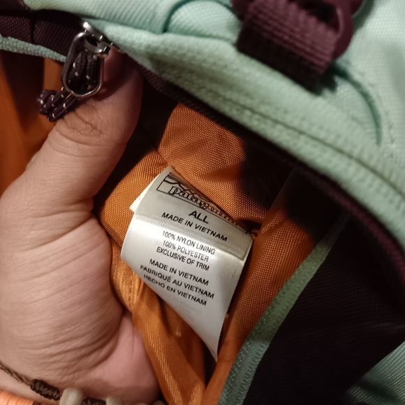 Patagonia Sling Crossbody Atom 8L Carry Pack Purple/Mint Green Bag - Picture 4 of 4